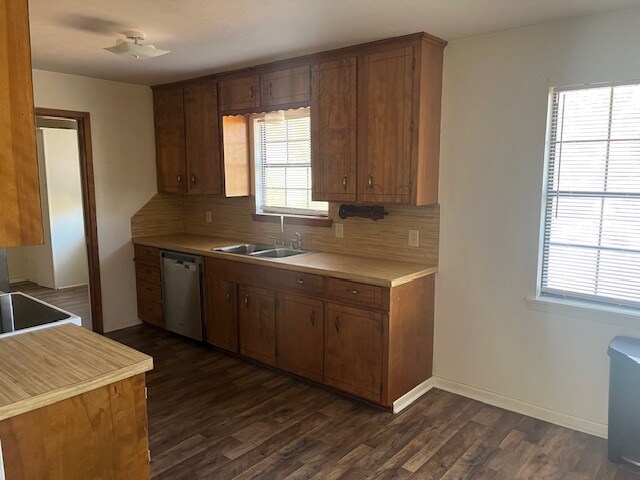 Building Photo - 226 Wall Dr