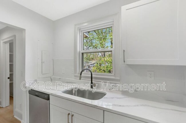 Building Photo - 2642 Ferrara Dr