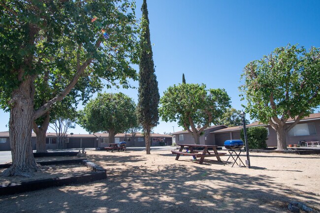 Building Photo - 57373 Yucca Trl