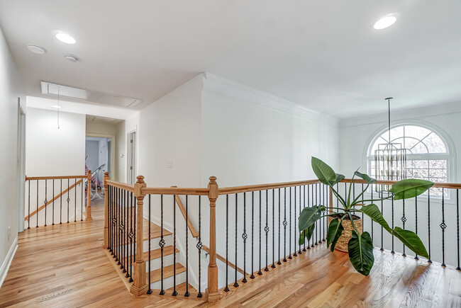 Building Photo - 1024 Patricians Ln