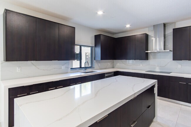 Building Photo - 2030 SW 145th Ave