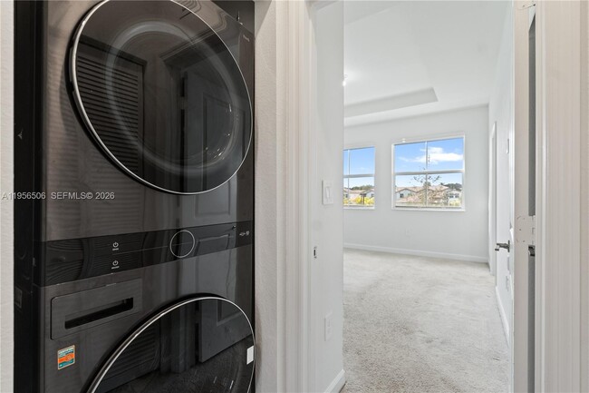 Building Photo - 26487 SW 148th Ave