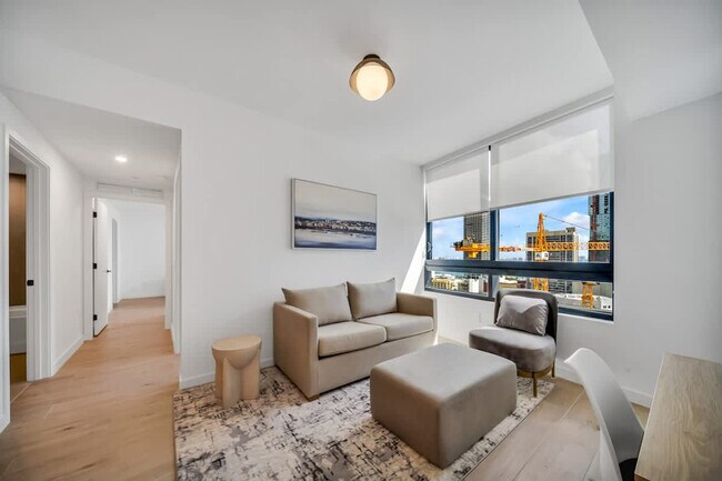 Building Photo - 225 N Miami Ave