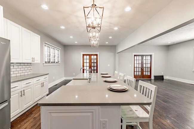 Building Photo - 304 N 43rd St