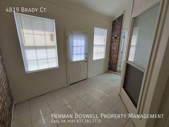 Building Photo - 4819 Brady Ct