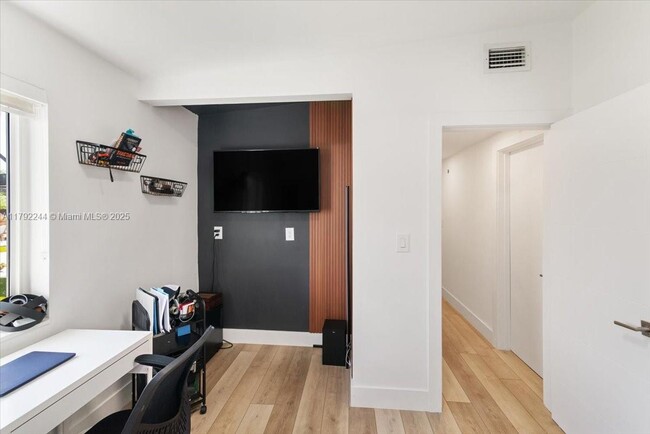 Building Photo - 11430 SW 52nd Terrace