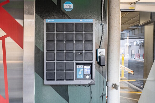 Building Photo - 235 S Delaware St