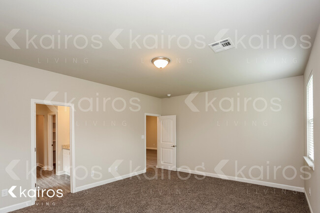 Building Photo - 6727 Tiger Pointe Dr.