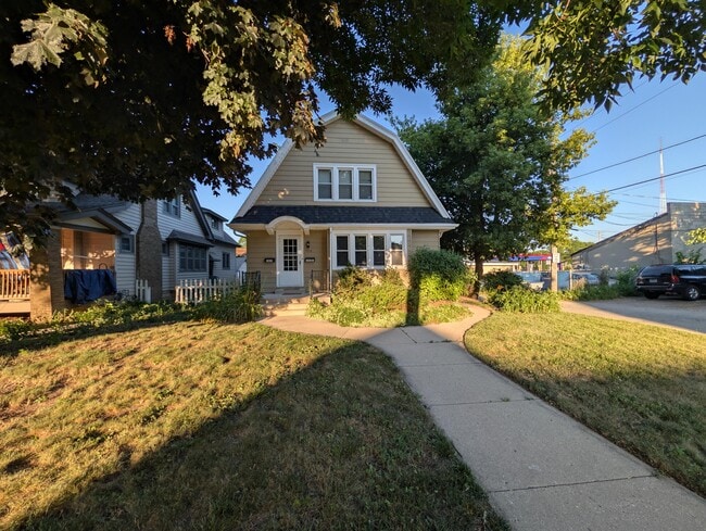 Building Photo - 1418 N 57th St