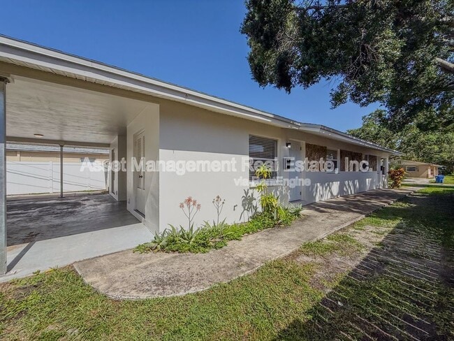 Building Photo - 474 93rd Ave N