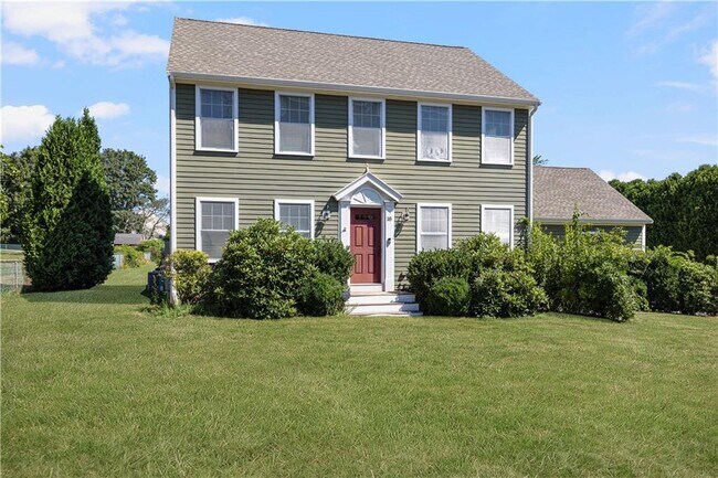 Primary Photo - 18 Vanderbilt Ln