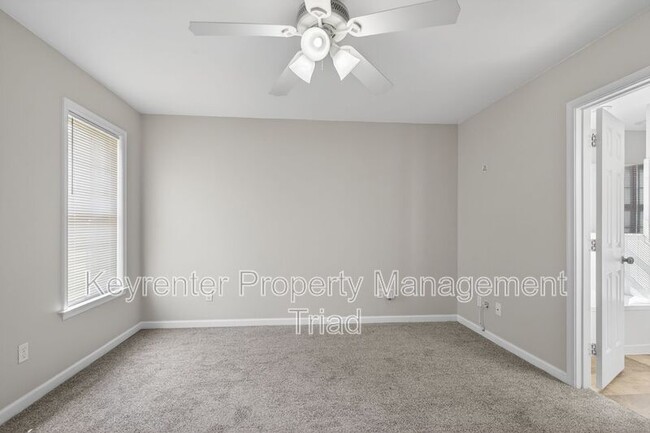 Building Photo - 701 Ashcroft Rd