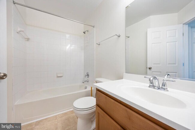 Building Photo - 616 Warbler Walk