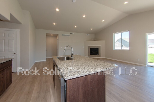 Building Photo - 1308 Rabbit Brush Trl