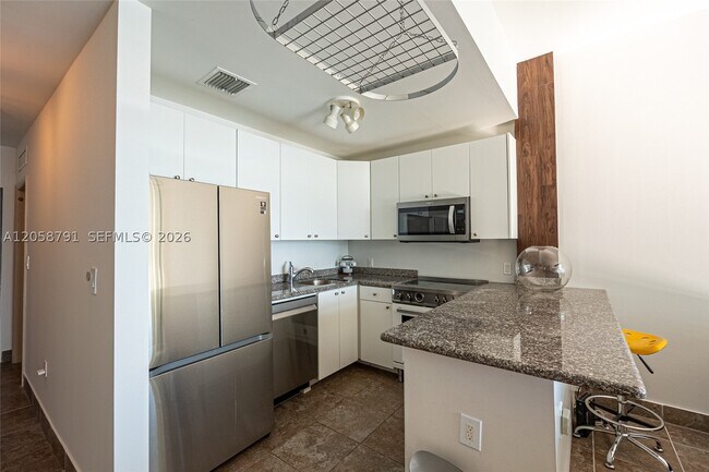Building Photo - 770 NE 69th St