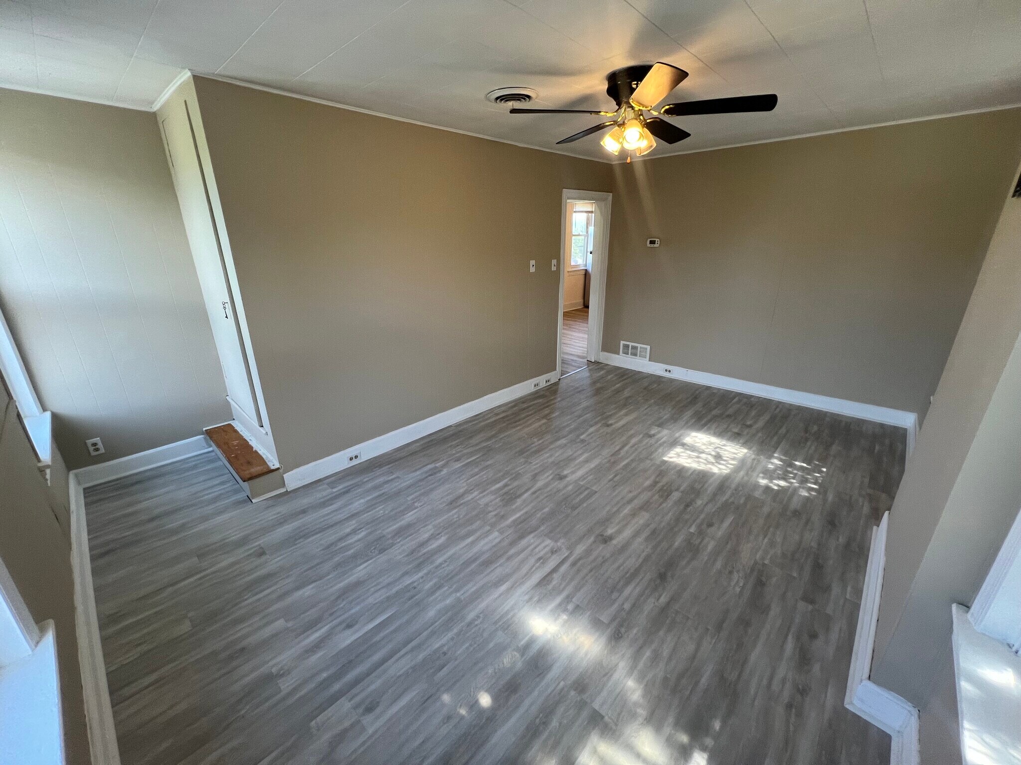 Building Photo - 232 Proudfoot Dr