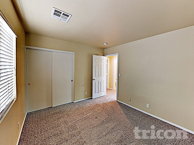 Building Photo - 1736 W Gentle Brook St