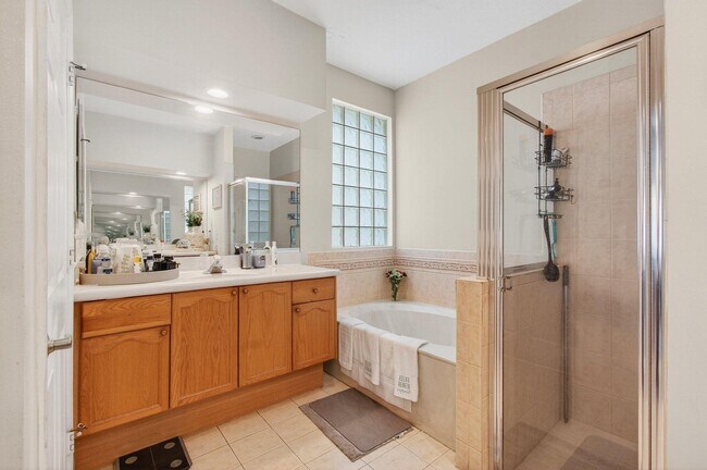 Building Photo - 5057 Sancerre Cir