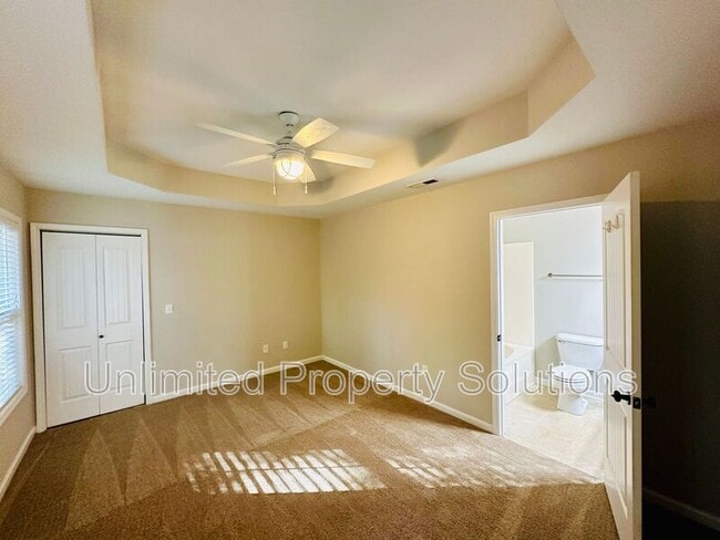 Building Photo - 1306 Avon Ct