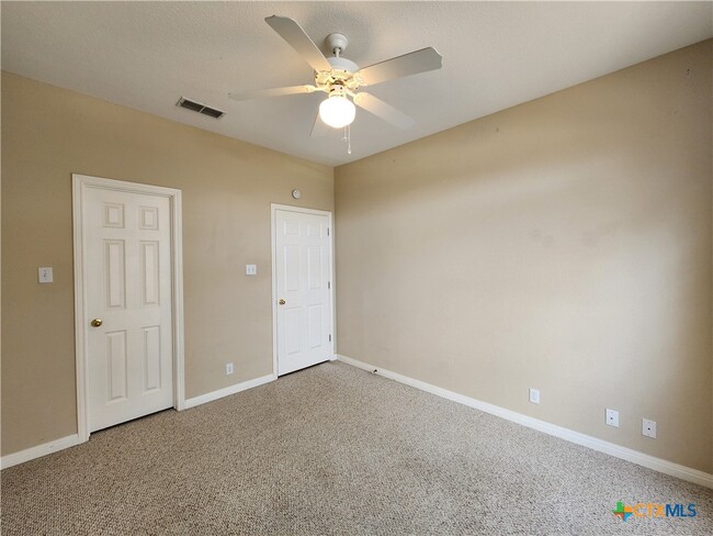 Building Photo - 1771 Oak Glen