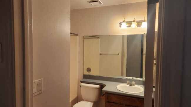 Building Photo - 2654 E Impala Ave