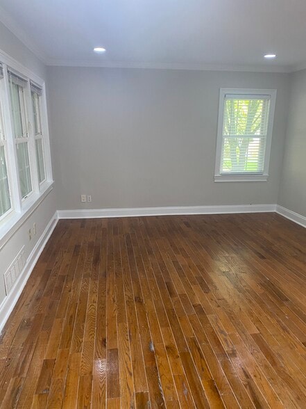 Living room - 1732 Monroe Dr NE