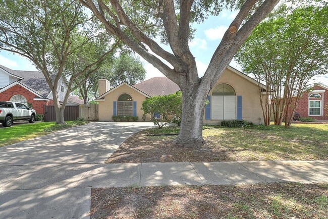 Building Photo - 4321 Holly Ridge Dr