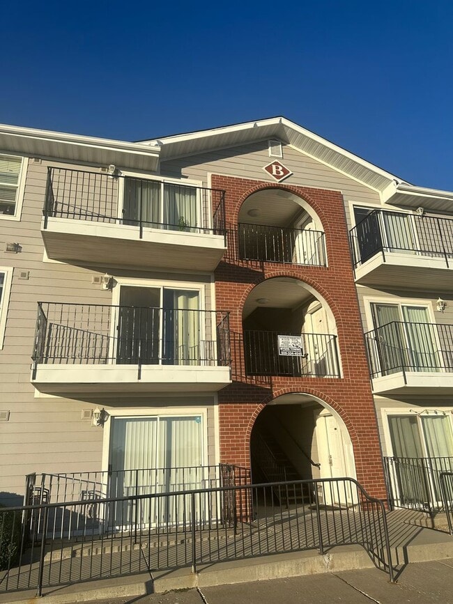 Primary Photo - Live in Style and Comfort in this Charming 2-Bedroom Condo!