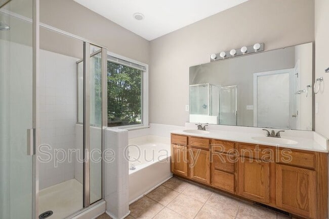 Building Photo - 1305 Goldspot Ct