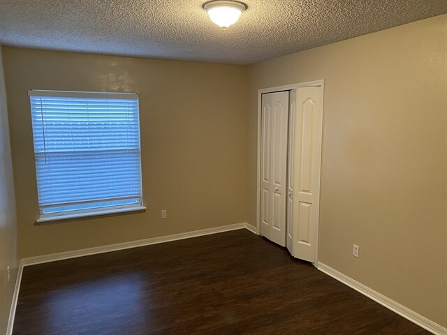 Building Photo - 10191 Wood Dove Way