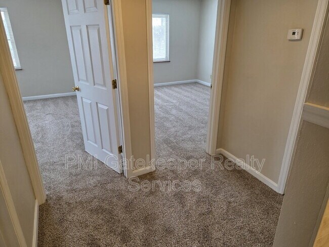 Building Photo - 7772 Stillwell Rd