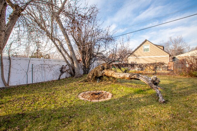 Building Photo - 35 E 1500 S