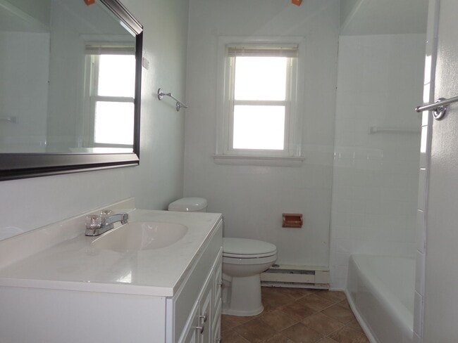 Building Photo - 4638 Coronet Ave