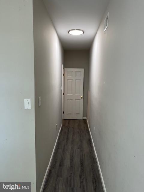 Building Photo - 448 E Walnut Ln