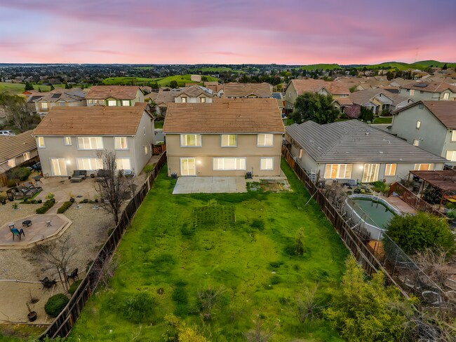 Building Photo - EXTRA LARGE HOME AND LOT... NESTLED IN THE ANTIOCH HILLS... 5 BEDS/3 BATHS/LARGE LIVING ROOM AND ...