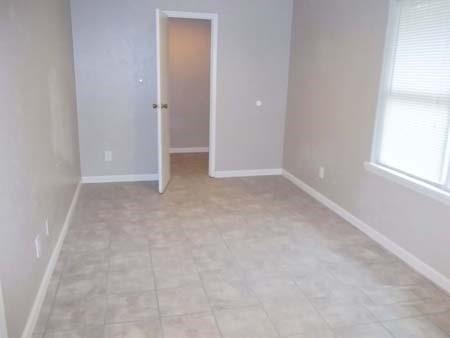 Building Photo - 1504 Cardinal Dr