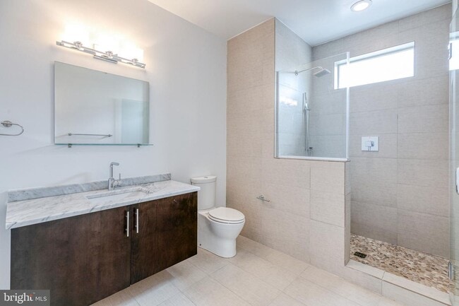 Building Photo - Northern Liberties Townhome with Parking
