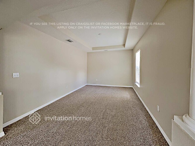 Building Photo - 3215 43rd Ave E