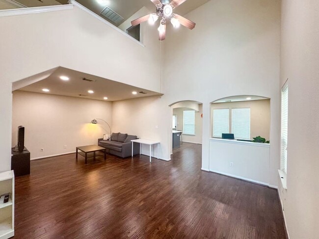 Building Photo - 3923 Calgary Cir