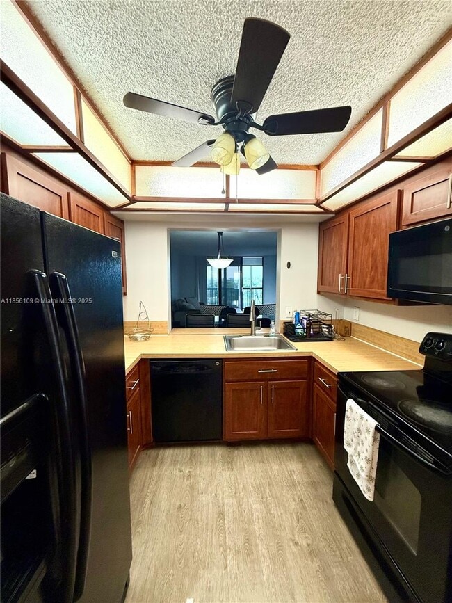Building Photo - 1266 S Military Trail