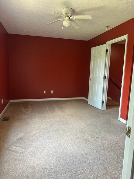 Upstairs bedroom - 600 Wabarto Way