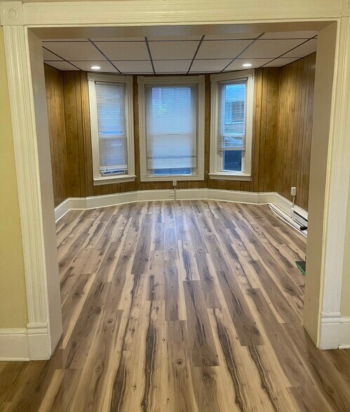 Building Photo - 909 N 4th Ave