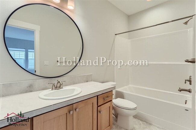 Building Photo - Charming 3-Bedroom Retreat in Quiet Beaverton Neighborhood