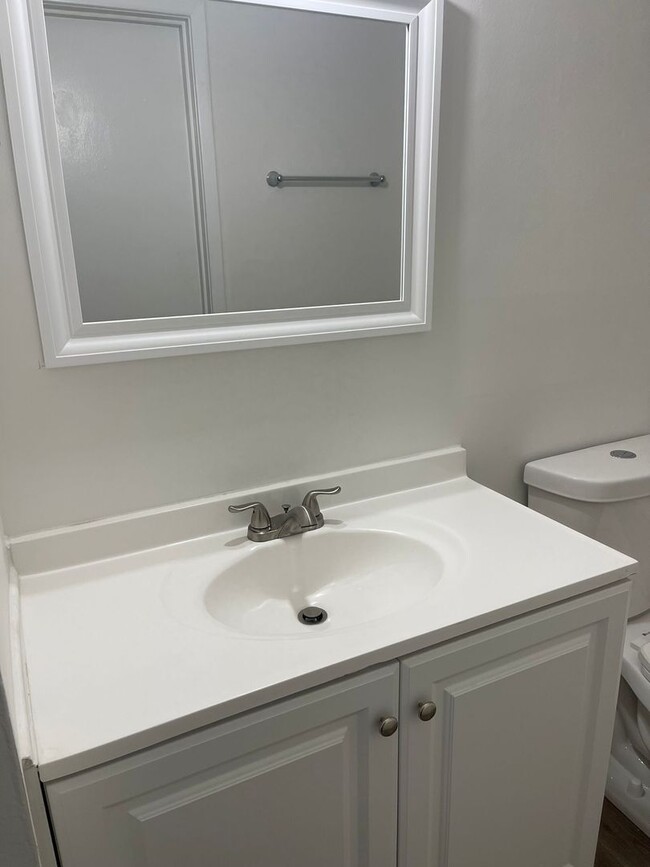 Building Photo - Find Your Perfect Home at Phoenix City Apa...