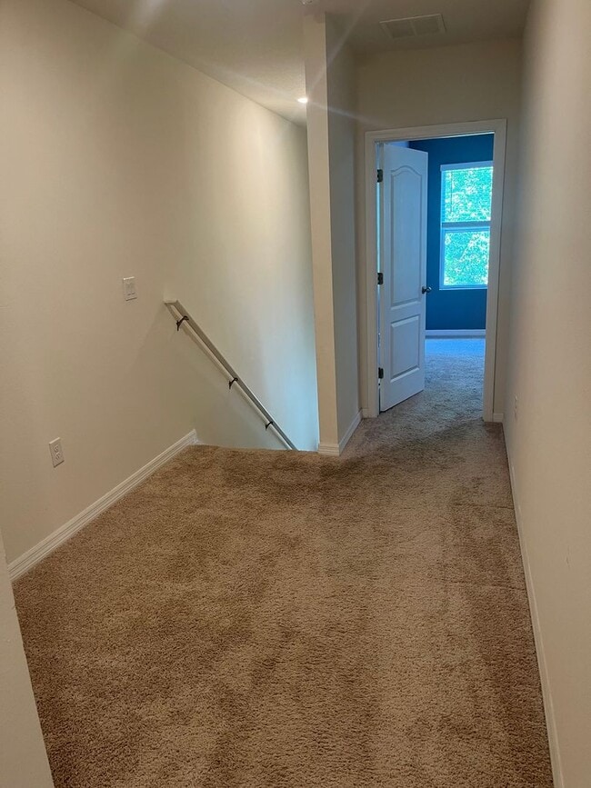 Building Photo - 3 bed 2 bath Townhome in Port Orange