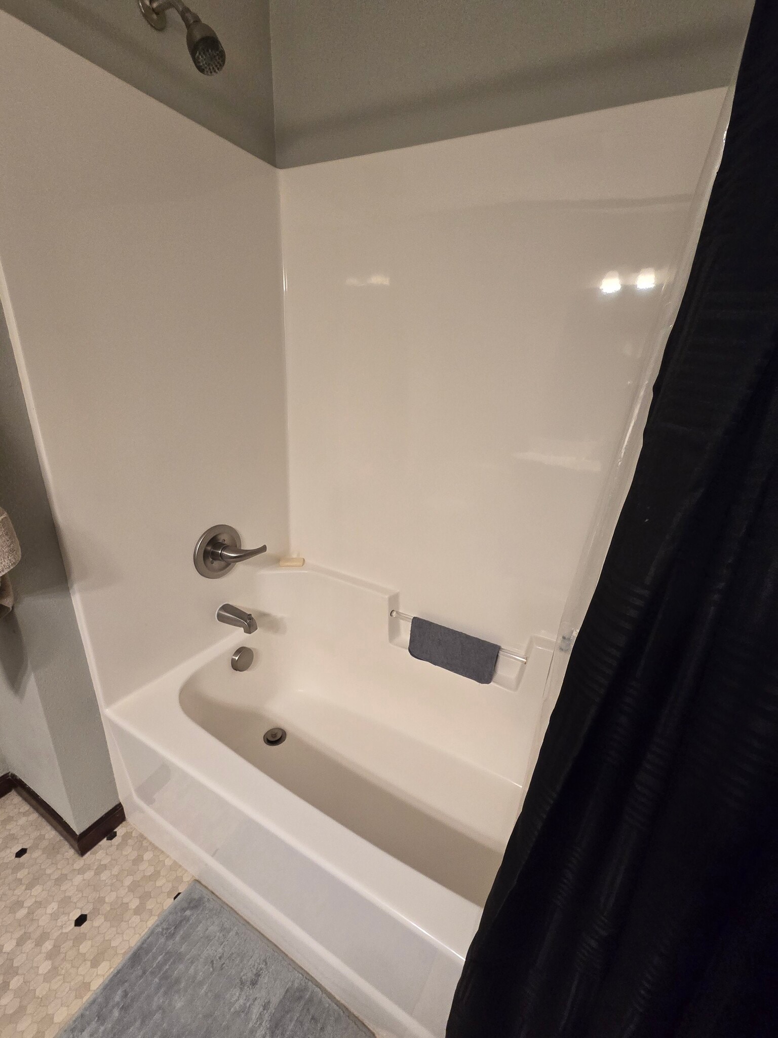 Building Photo - 685 Roberts Rd