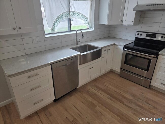 Building Photo - 39 Horton Hill Rd