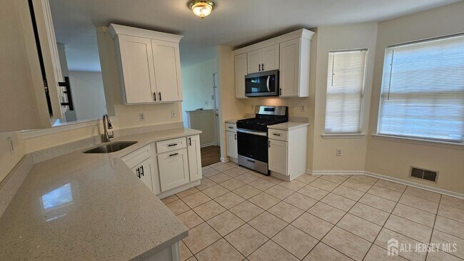 Building Photo - 405 Cobblestone Ct