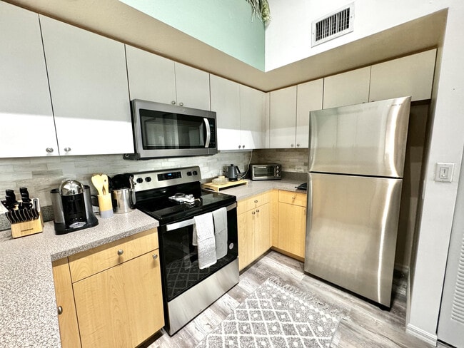 Building Photo - 1119 Villa Cir