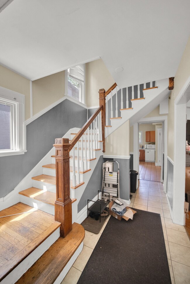 Building Photo - 807 Foster St